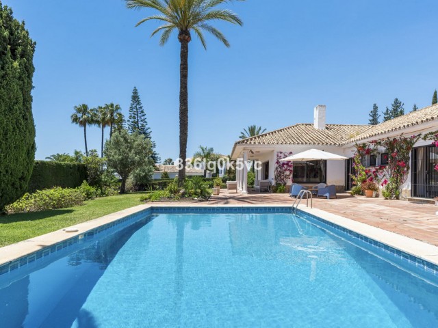 4 Bedrooms Villa in Marbella