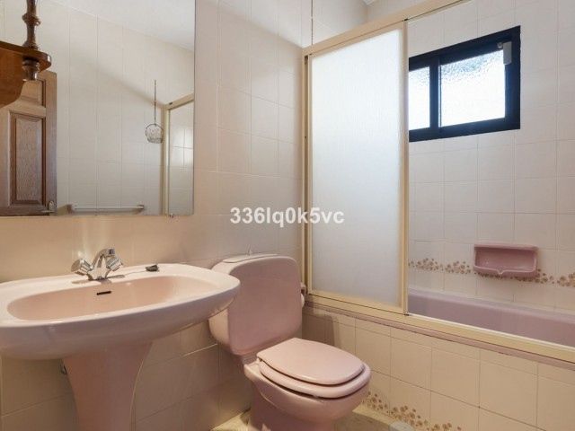 4 Bedrooms Villa in Marbella