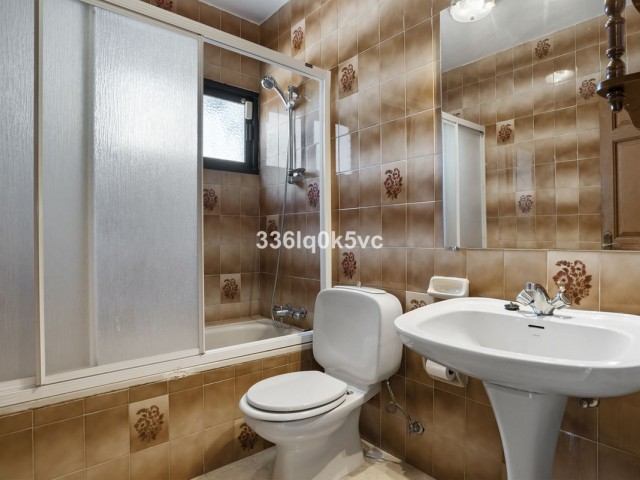 4 Bedrooms Villa in Marbella