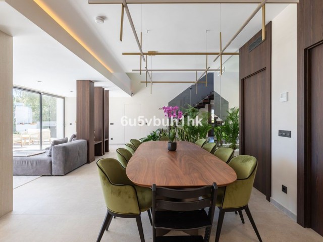 Villa con 6 Dormitorios  en Benahavís