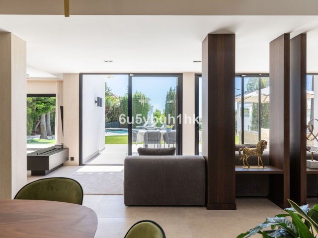 Villa con 6 Dormitorios  en Benahavís