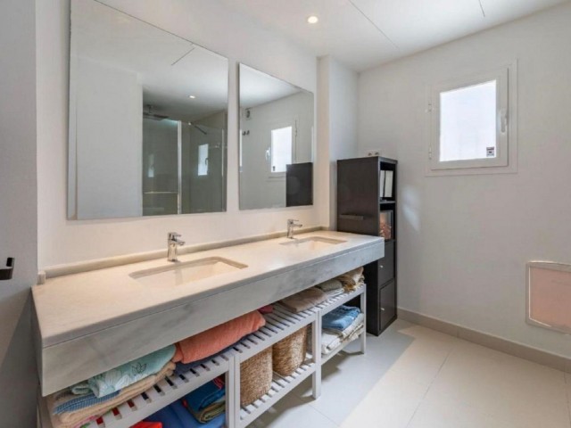 4 Bedrooms Villa in Benalmadena