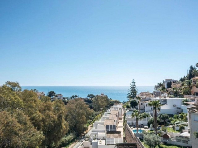 4 Bedrooms Villa in Benalmadena