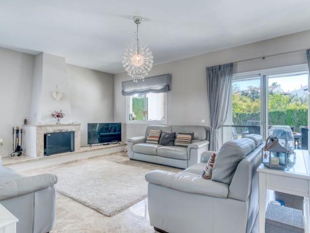 4 Bedrooms Villa in Calahonda