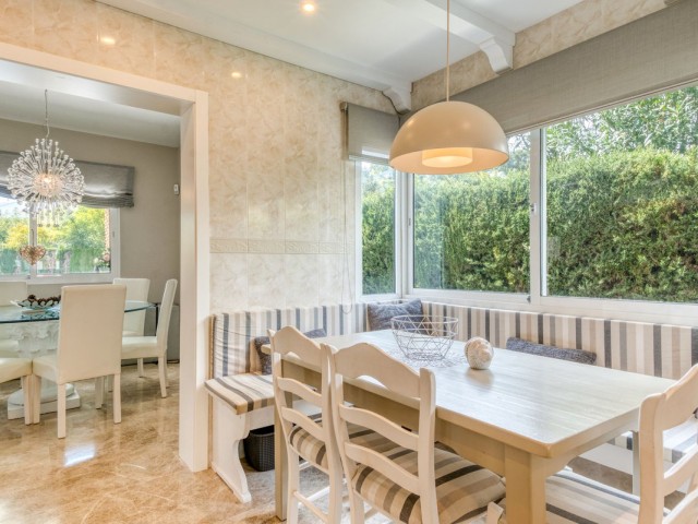 4 Bedrooms Villa in Calahonda