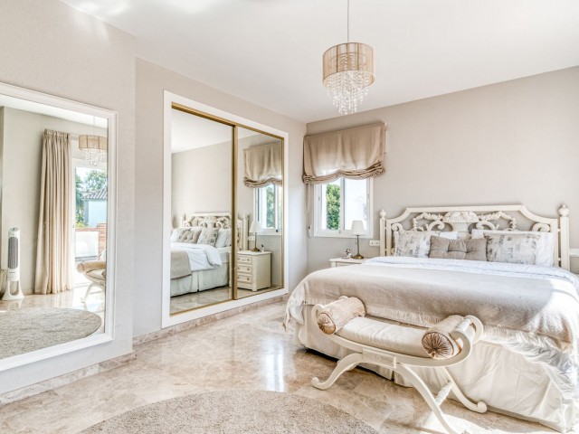 4 Bedrooms Villa in Calahonda