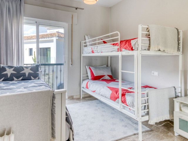 4 Bedrooms Villa in Calahonda