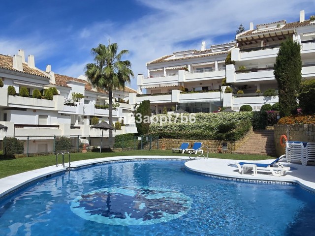 Apartamento con 2 Dormitorios  en Nueva Andalucía