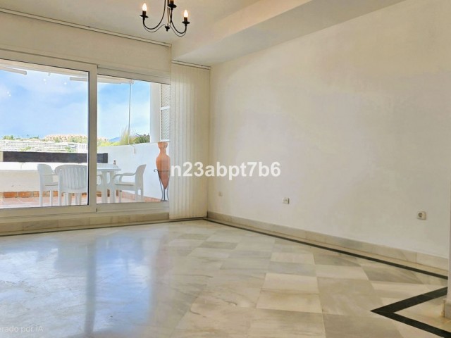 Apartamento con 2 Dormitorios  en Nueva Andalucía