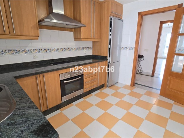 Apartamento con 2 Dormitorios  en Nueva Andalucía