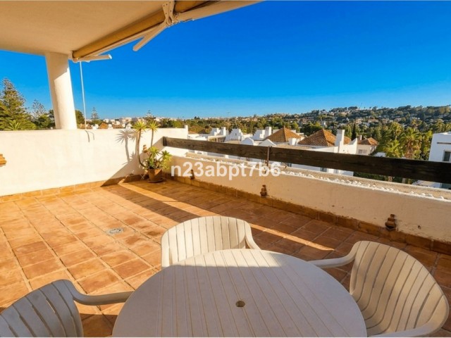 Apartamento con 2 Dormitorios  en Nueva Andalucía