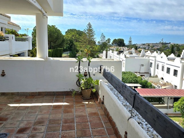 Apartamento con 2 Dormitorios  en Nueva Andalucía