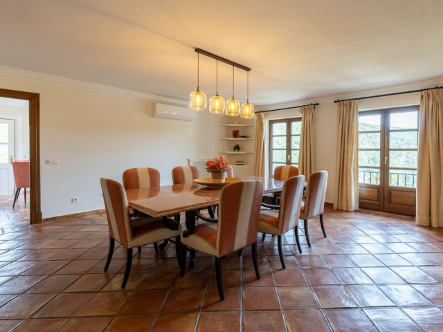Villa avec 4 Chambres  à Benahavís