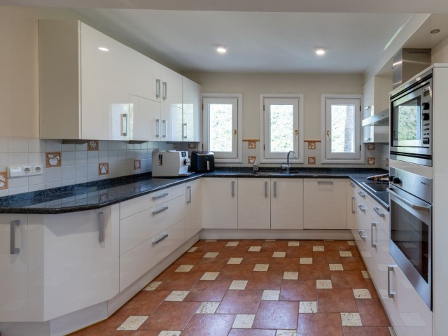 Villa avec 4 Chambres  à Benahavís