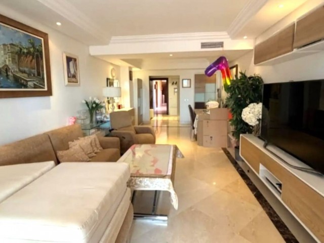 3 Bedrooms Apartment in Estepona