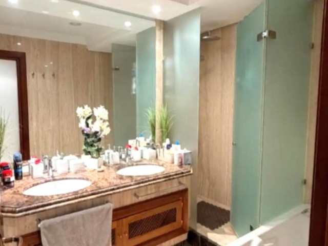 3 Bedrooms Apartment in Estepona