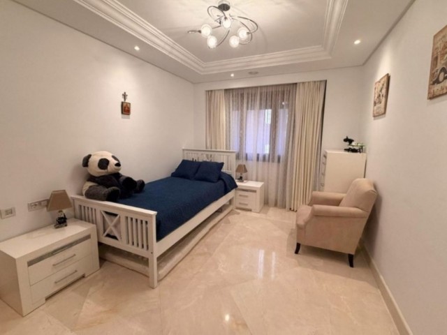 3 Bedrooms Apartment in Estepona