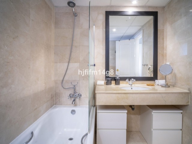 2 Bedrooms Apartment in San Pedro de Alcántara