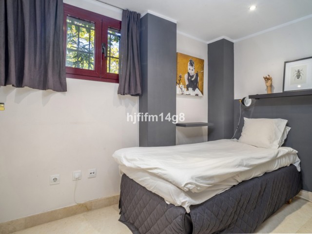 2 Bedrooms Apartment in San Pedro de Alcántara