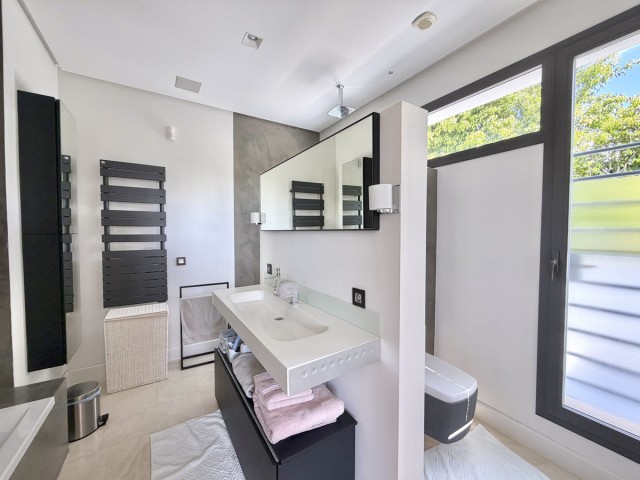 Villa avec 3 Chambres  à Nueva Andalucía
