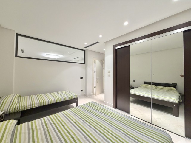 Villa avec 3 Chambres  à Nueva Andalucía