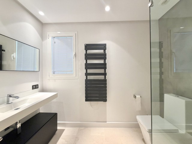 Villa avec 3 Chambres  à Nueva Andalucía