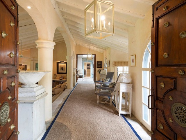 9 Bedrooms Villa in Sotogrande
