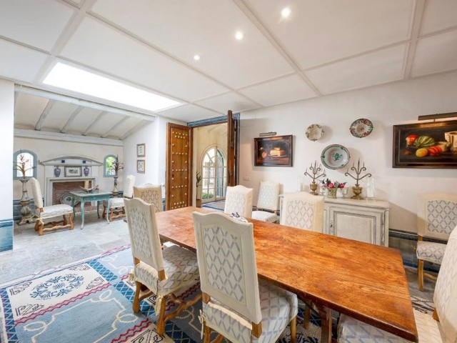 9 Bedrooms Villa in Sotogrande
