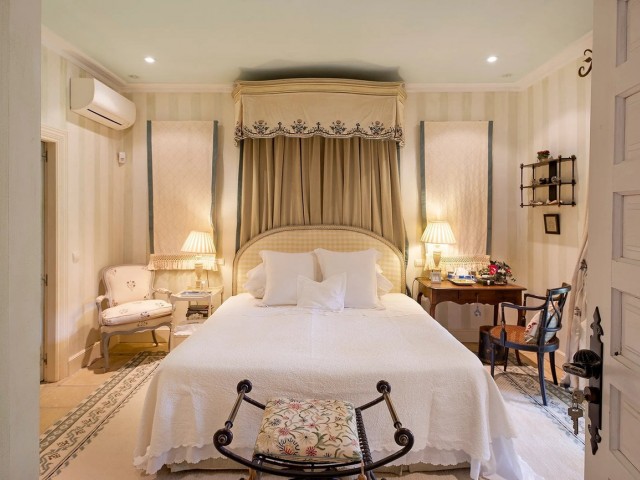 9 Bedrooms Villa in Sotogrande