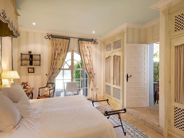 9 Bedrooms Villa in Sotogrande