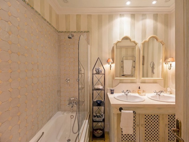 9 Bedrooms Villa in Sotogrande