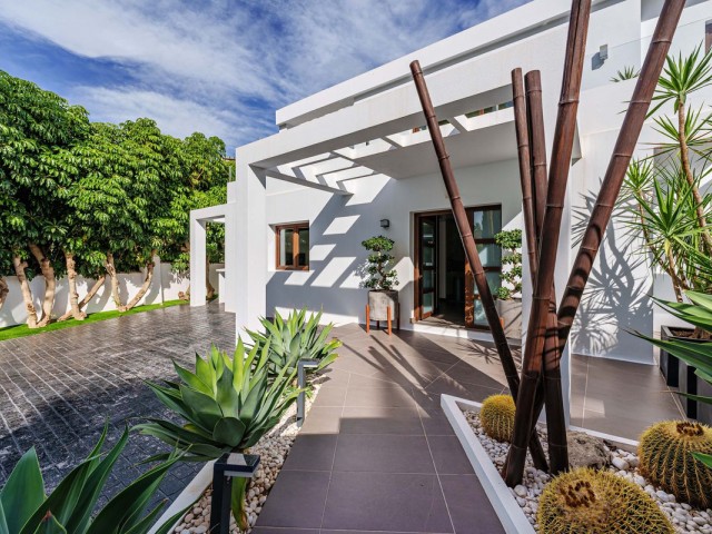 5 Bedrooms Villa in Marbella