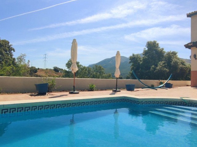 Villa avec 4 Chambres  à Alhaurín el Grande