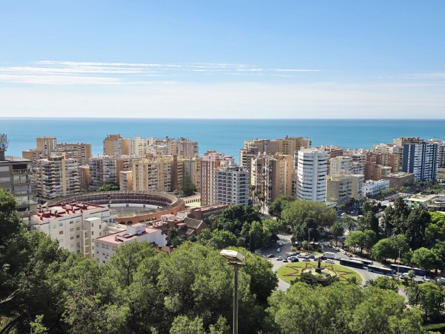 3 Bedrooms Apartment in Málaga Centro