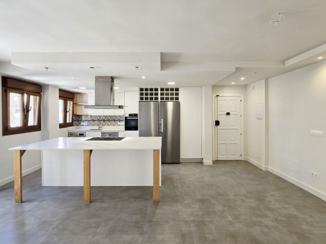 3 Bedrooms Apartment in Málaga Centro