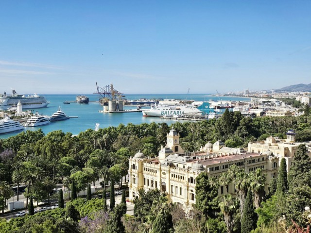3 Bedrooms Apartment in Málaga Centro