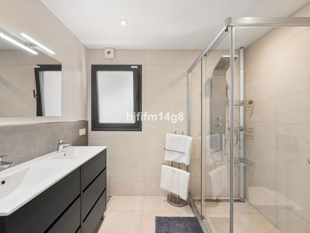 Villa avec 4 Chambres  à Nueva Andalucía