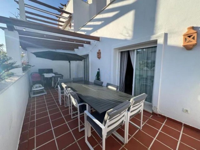 Appartement avec 3 Chambres  à Nueva Andalucía