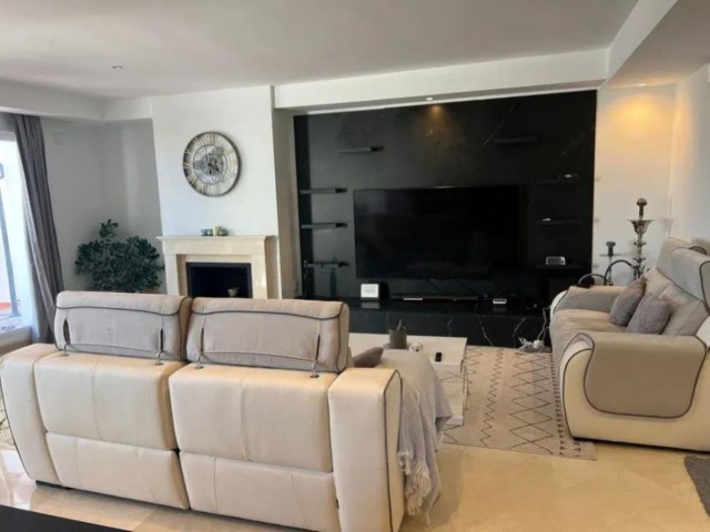 Appartement avec 3 Chambres  à Nueva Andalucía