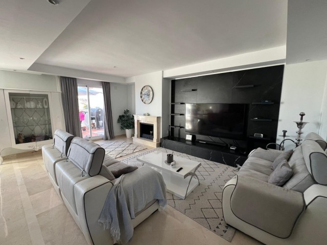 Appartement avec 3 Chambres  à Nueva Andalucía