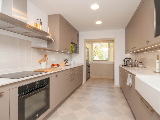 3 Bedrooms Apartment in Elviria