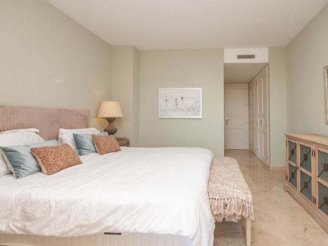 3 Bedrooms Apartment in Elviria