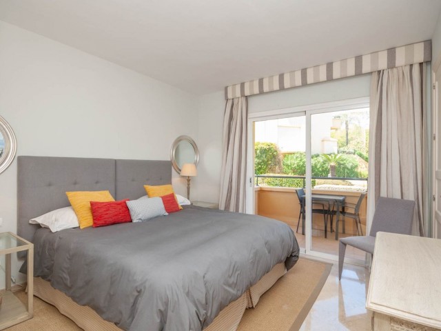 3 Bedrooms Apartment in Elviria