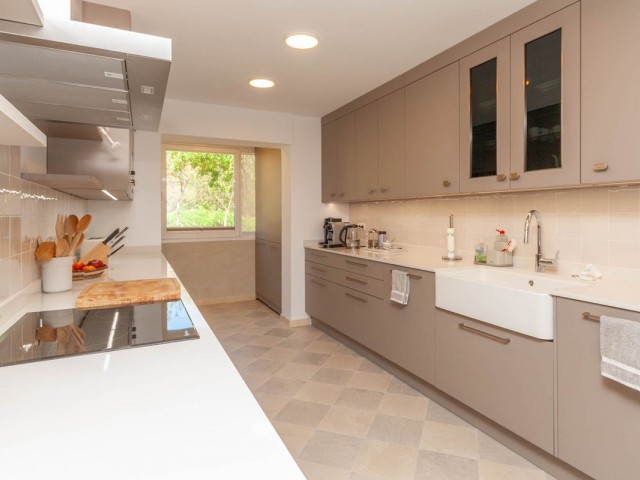 3 Bedrooms Apartment in Elviria