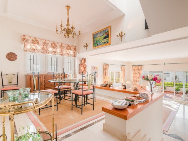 3 Slaapkamer Rijtjeshuis in Nueva Andalucía