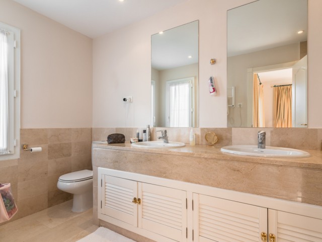 3 Slaapkamer Rijtjeshuis in Nueva Andalucía