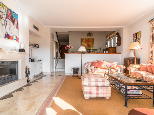 3 Slaapkamer Rijtjeshuis in Nueva Andalucía