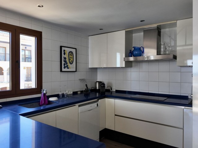 4 Schlafzimmer Apartment in La Duquesa