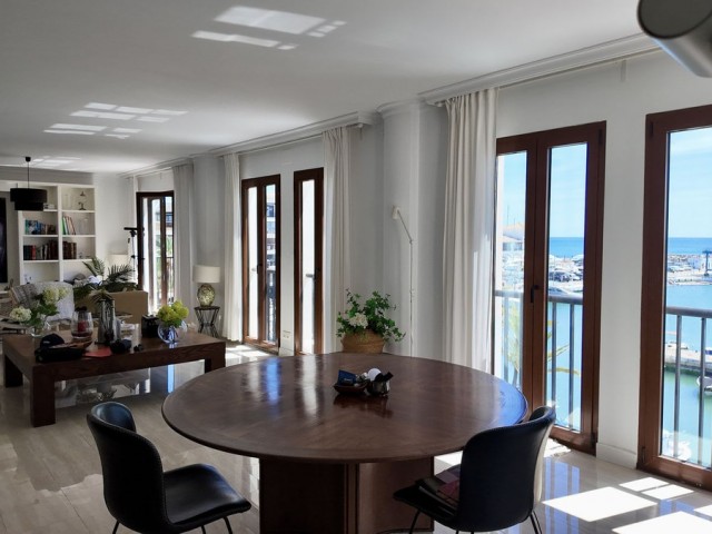 4 Schlafzimmer Apartment in La Duquesa