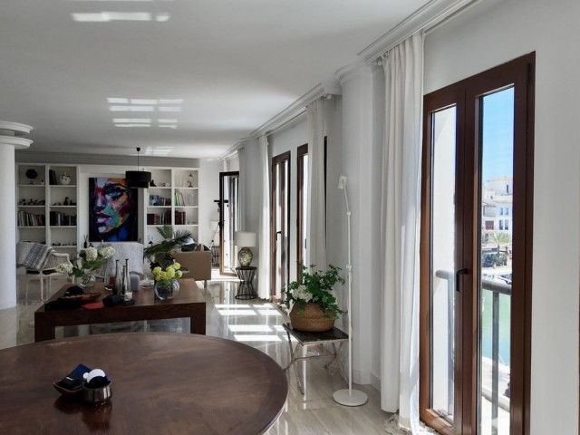 4 Schlafzimmer Apartment in La Duquesa